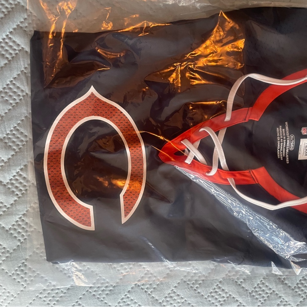 NWOT/ Bears NFL apparel